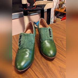 American Duchess/ Royal Vintage Greta